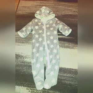 Children's Place baby's outfit